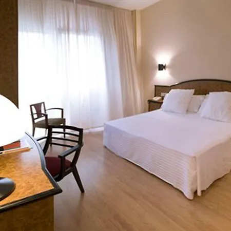 Air Penedes Отель Вильяфранка-дель-Пенедес