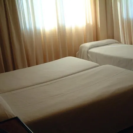 Air Penedes Отель Вильяфранка-дель-Пенедес